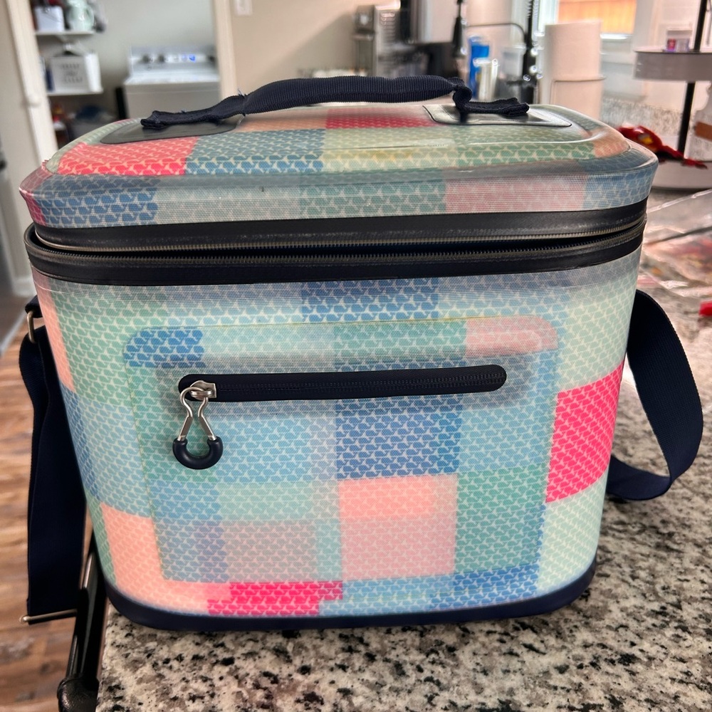 Vineyard Vines x Target Patchwork Whale 12 Can Soft Cooler - Pink/Blue